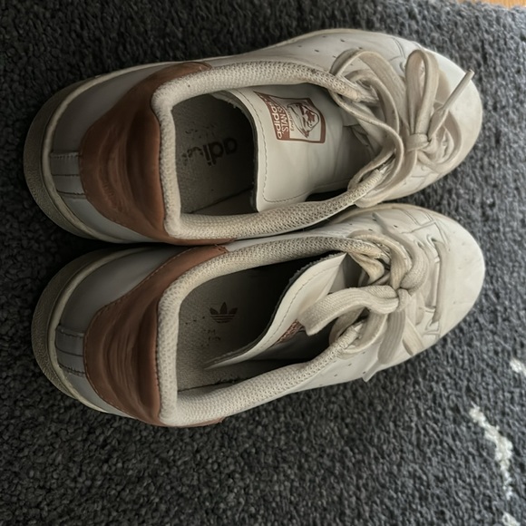 Adidas Stan Smith sneakers. All white with pink details (tongue and back) - Picture 2 of 2